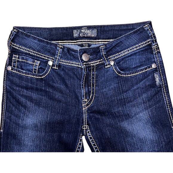 Silver Women's 28 x 31 Suki Slim Low Rise Dark Wash Straight Leg Jeans - Picture 2 of 8